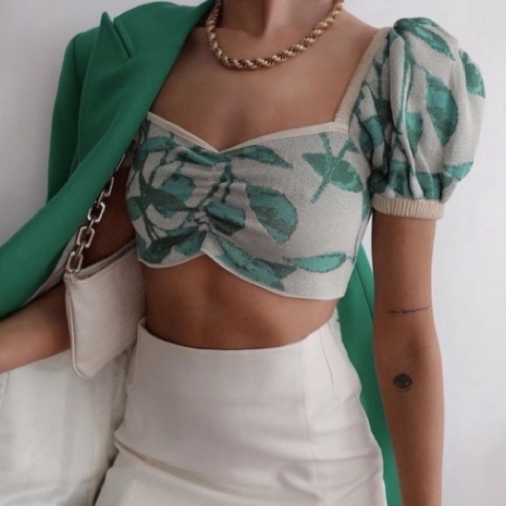 Zara Knit crop top with puffy sleeves Medium